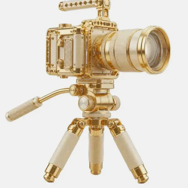 Camera on tripod — Luckland